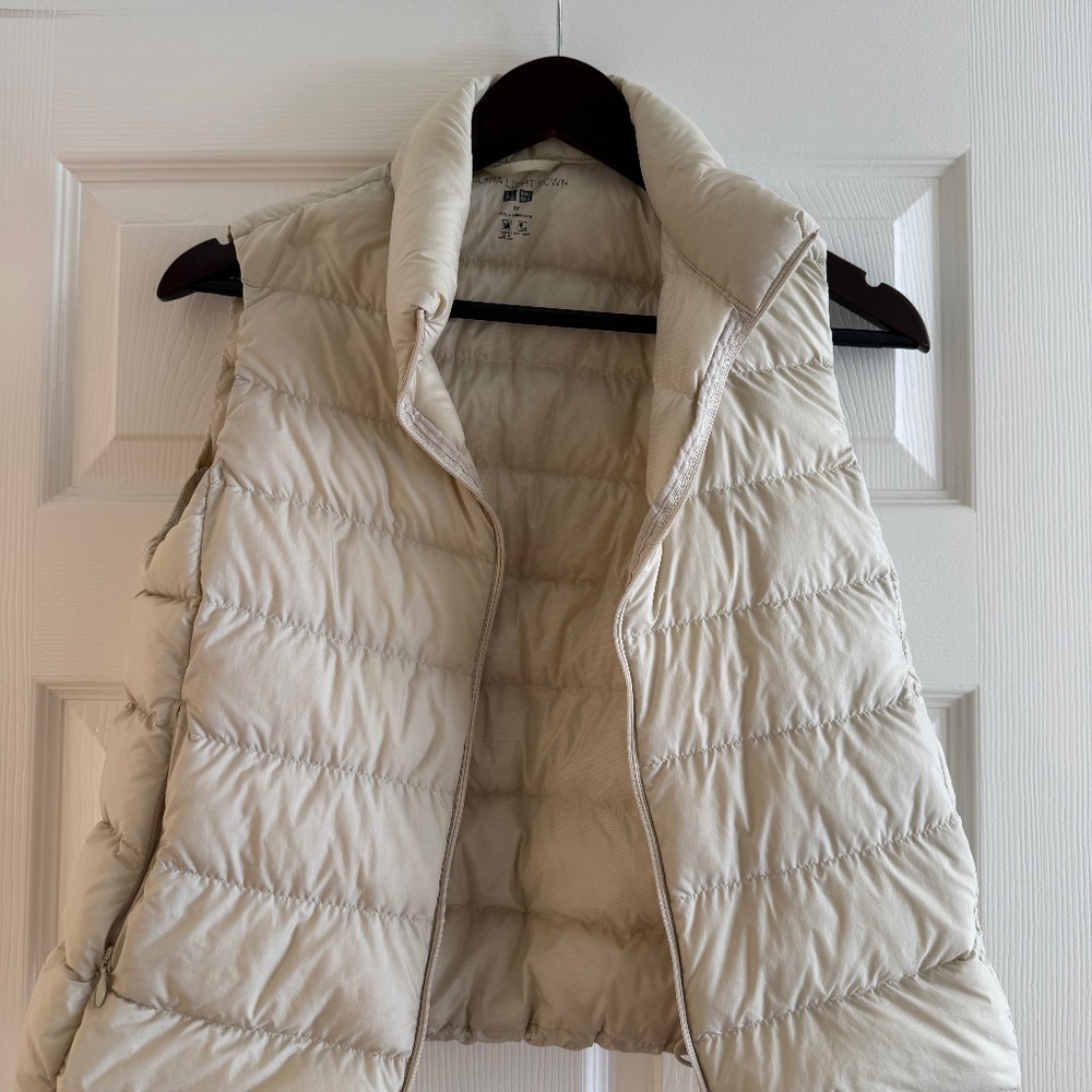 Uniqlo down vest xs beige